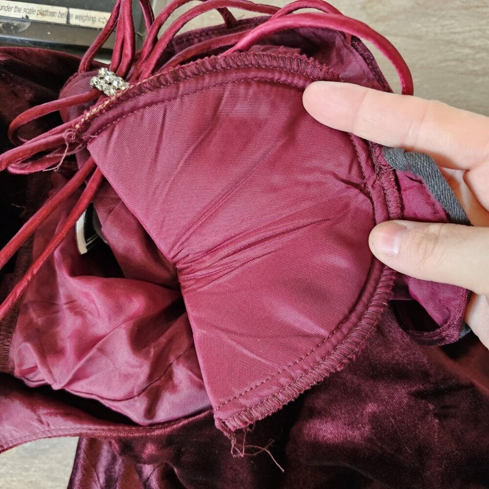 Vintage Womens Medium Velvet Formal Dress Strappy‎ Back Fit N Flare 90s Burgandy - Picture 8 of 11